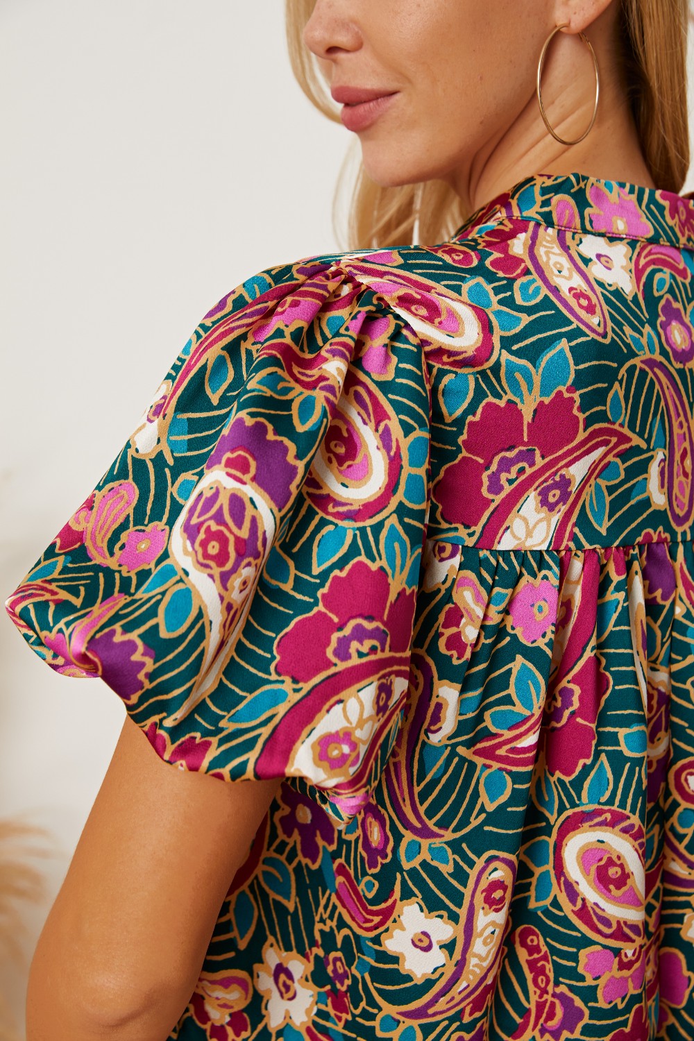 SORTYGO - Vibrant Paisley Puff Sleeve Blouse in